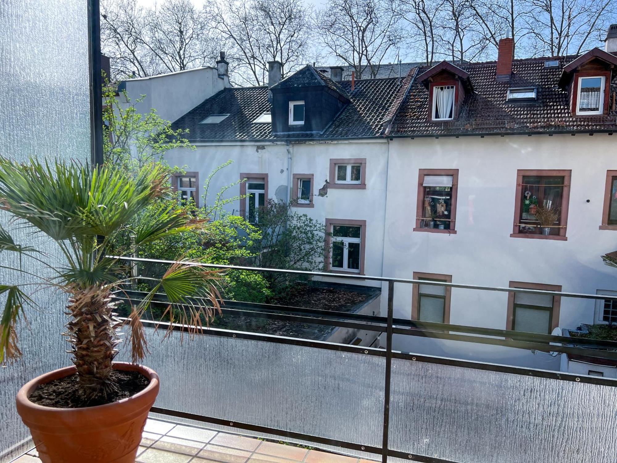 Upper Room Apartment Im Zentrum Mit Kostenfreiem Parkplatz Neustadt an der Weinstraße Zewnętrze zdjęcie